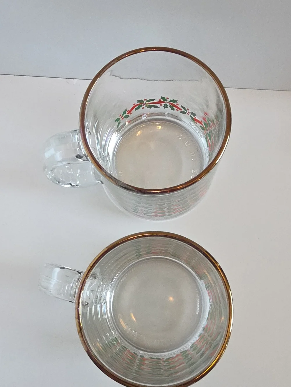 Vintage 1980's Libbey Christmas Holly & Ribbon Glass Mugs Gold Rims Set Of 2